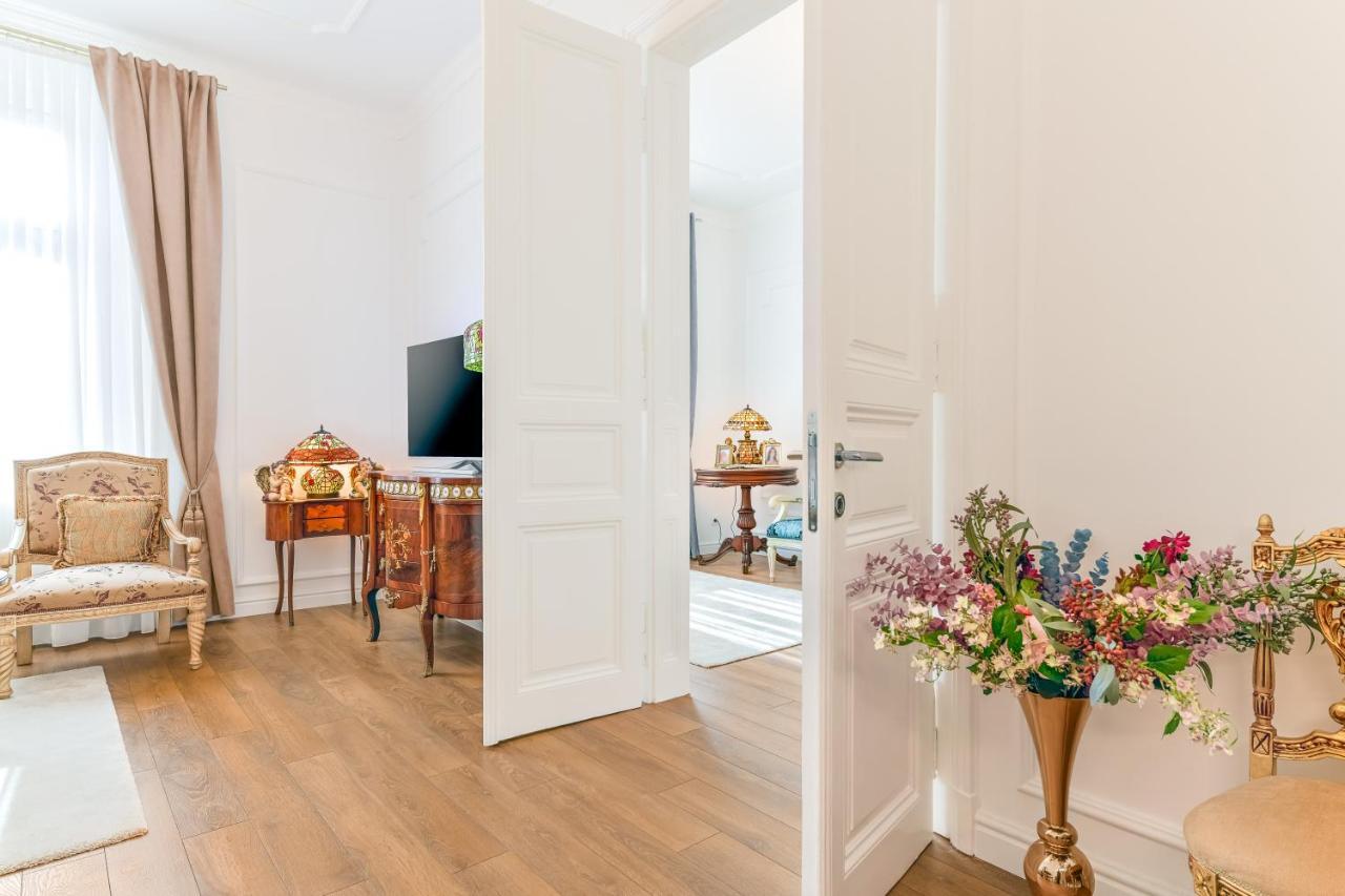 Luxury Class Apartment - 1St Floor, Large Apartment, Downtown, Newly Renovated, Fast Wifi, 4X Air Conditioning Zagreb Luaran gambar